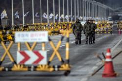 North and South Korea Reportedly in Talks to Officially End Korean War North and South Korea Reportedly in Talks to Officially End Korean War