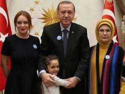 Lindsay Lohan Urges Trump-Putin-Erdogan Meeting To Solve Global Refugee Crisis (No, Seriously) Lindsay Lohan Urges Trump-Putin-Erdogan Meeting To Solve Global Refugee Crisis (No, Seriously)