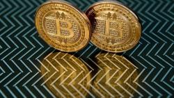 Gold, Bitcoin and the Blockchain Replaces the Banks - Realists Guide To The Future Gold, Bitcoin and the Blockchain Replaces the Banks - Realists Guide To The Future