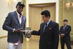 Dennis Rodman's Gift To Kim Jong Un: A Copy Of Trump's "Art Of The Deal"