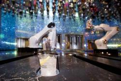 America's First Robot Bar Opens In Vegas: "Perfect Pours Every Time" America's First Robot Bar Opens In Vegas: "Perfect Pours Every Time"