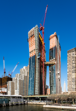 A Manhattan "Pool In The Sky" - For The Billionaire Who Has Everything Else