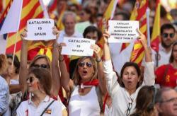 Spain's Rajoy Ready To Trigger "Nuclear Option" As Hundreds Of Thousands Protest Against Independence In Barcelona
