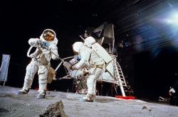 Former NASA Employee: “The Moon Landings Were Faked”