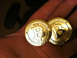 Wozniak and Thiel Fuel Bitcoin-Gold Debate: Gold Comes Out On Top