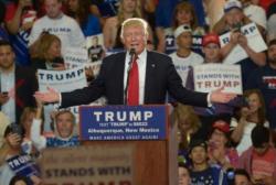 Violent Protesters Storm Trump Rally In New Mexico; Throw Rocks, Bottles At Riot Police Violent Protesters Storm Trump Rally In New Mexico; Throw Rocks, Bottles At Riot Police